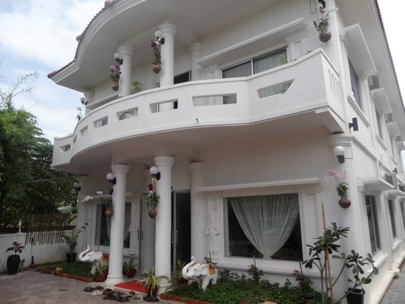 Royal Sok Chhan Siem Reap Exterior photo