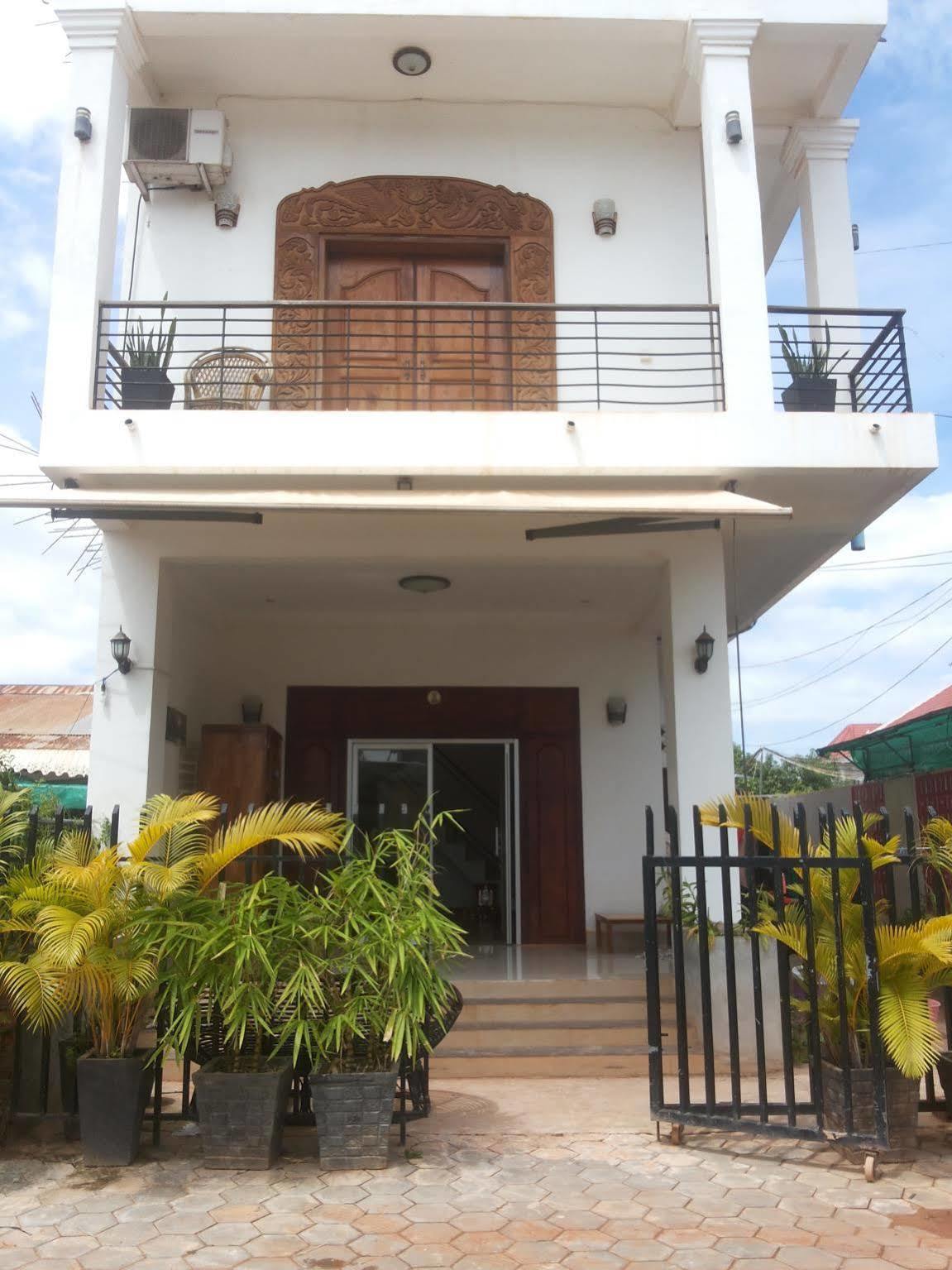 Royal Sok Chhan Siem Reap Exterior photo