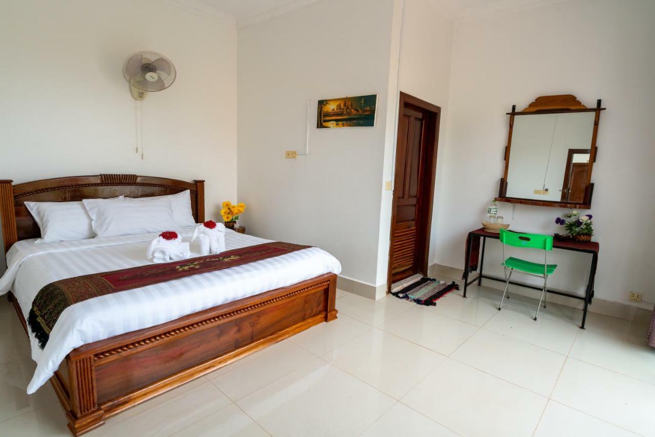 Royal Sok Chhan Siem Reap Exterior photo